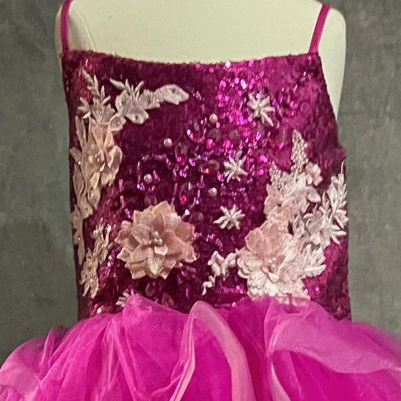 Size 8/9 Stunning Ruffle Beaded Custom Photography, Formal Gown NEW - Picture 2 of 2